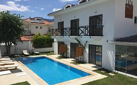 Casa Pallet Hotel (Adults Only)